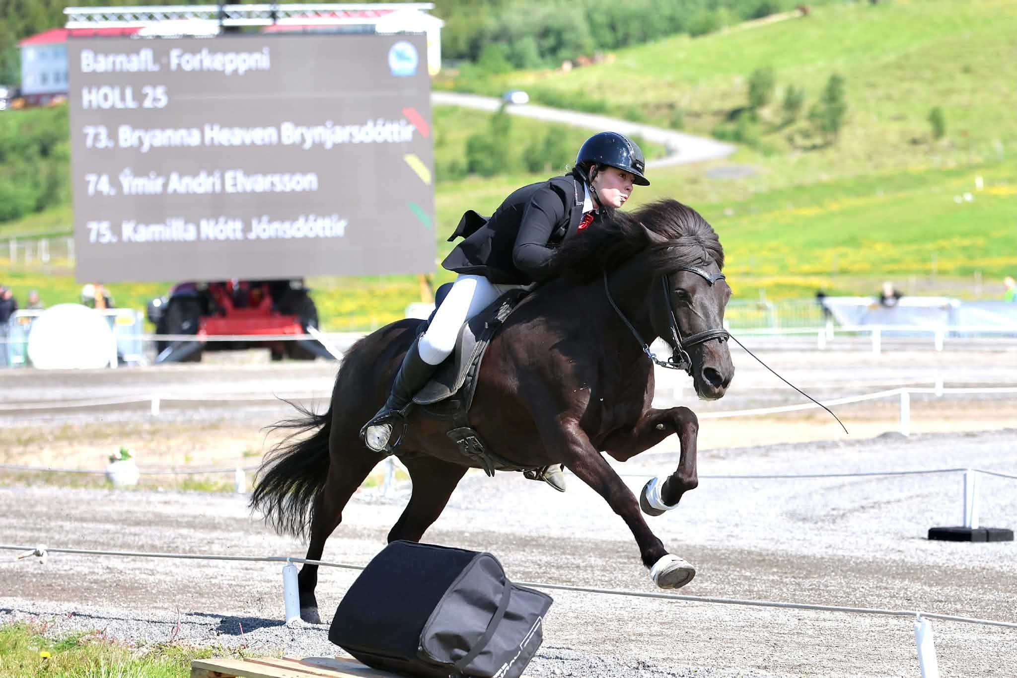 Bryanna Brynjarsdóttir og Saga frá Dalsholti á keppni